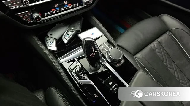 BMW 5 Series (G30) id 3701571 из Кореи 19