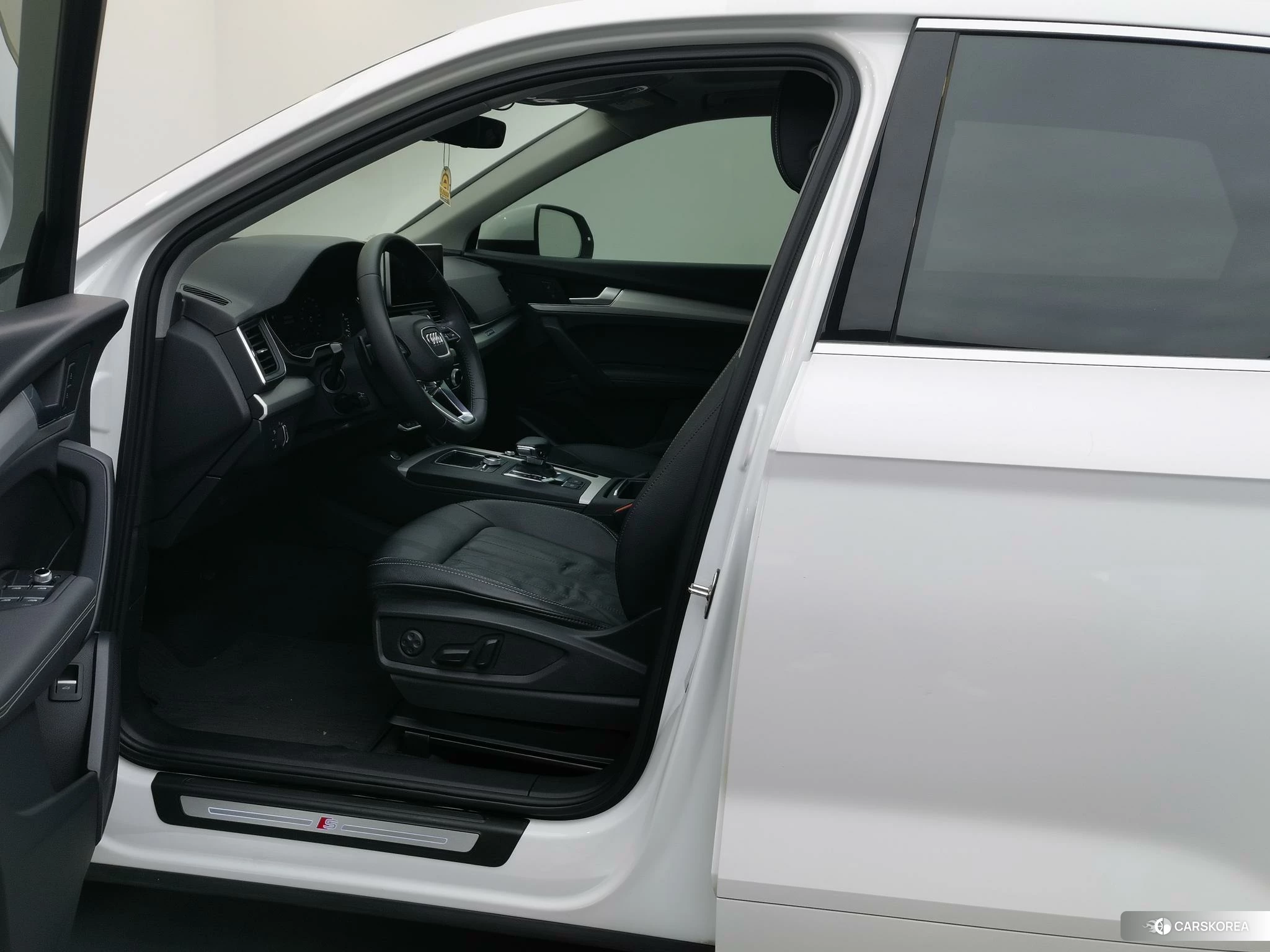 Audi Q5L id 4513967 из Китая 19