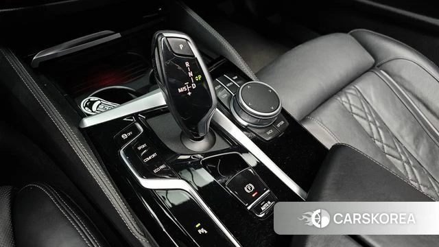 BMW 5 Series (G30) id 3833032 из Кореи 19