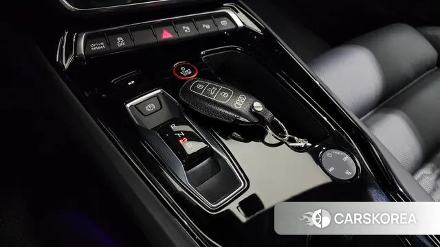 Audi e-Tron GT id 2900449 из Кореи 19