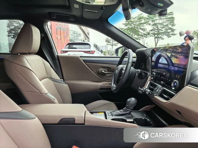 Lexus ES id 4277368 из Китая 9