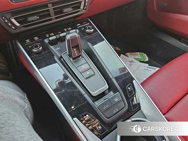 Porsche 911(992) id 3401993 из Кореи 12