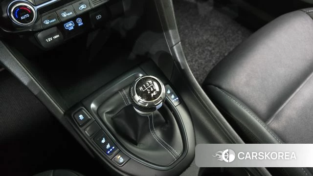 Hyundai Veloster (JS) id 4430423 из Кореи 19