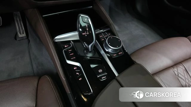 BMW 5 Series (G30) id 4195987 из Кореи 31
