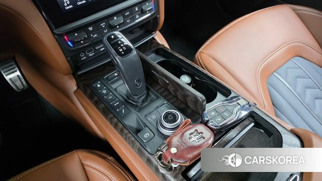 Maserati Quattroporte id 4459296 из Кореи 29