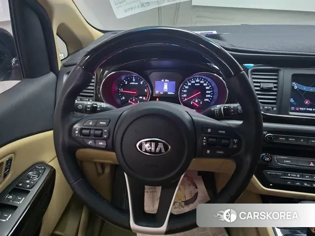 Kia The New Carnival id 3013912 из Кореи 18