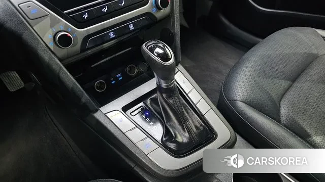 Hyundai Avante AD id 3474930 из Кореи 19