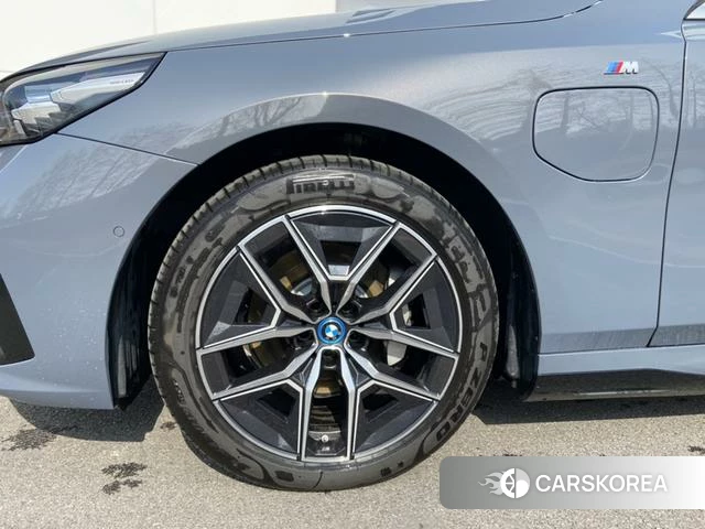 BMW i5 id 4240795 из Китая 9