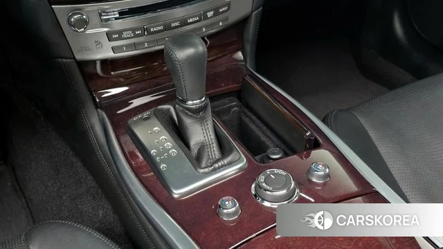 Infiniti Q70 id 4384657 из Кореи 19