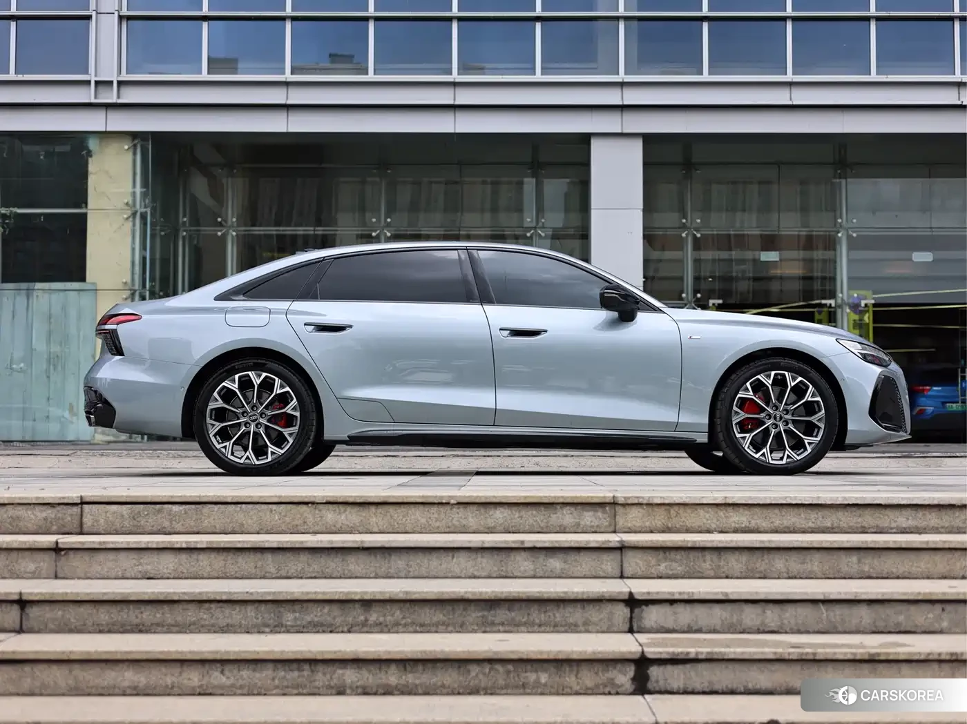 Audi A6L id 4589375 из Китая 19