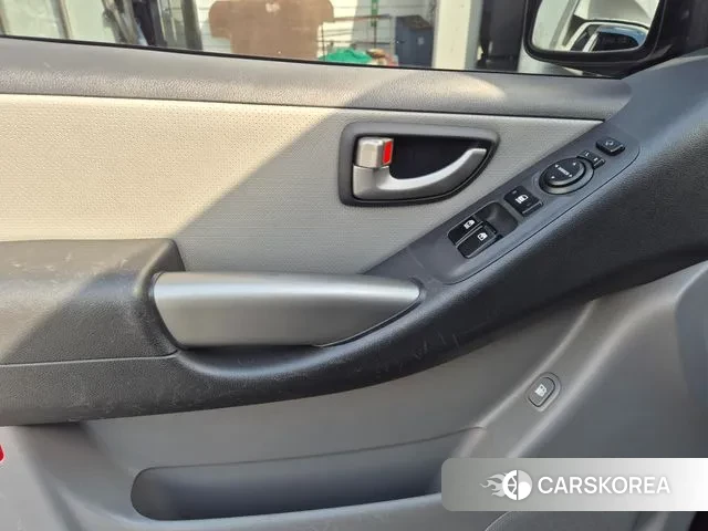 Hyundai The New Grand Starex id 3274454 из Кореи 16