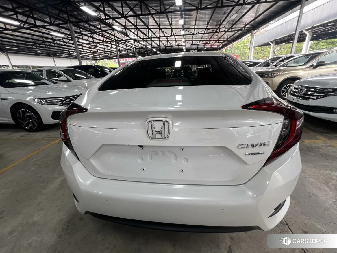 Honda Civic id 4499116 из Китая 13