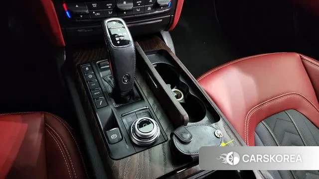 Maserati Quattroporte id 2375140 из Кореи 19