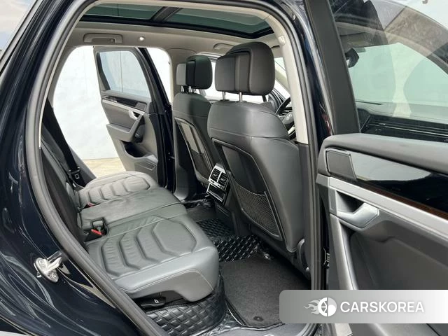 Volkswagen Touareg id 4272761 из Китая 18