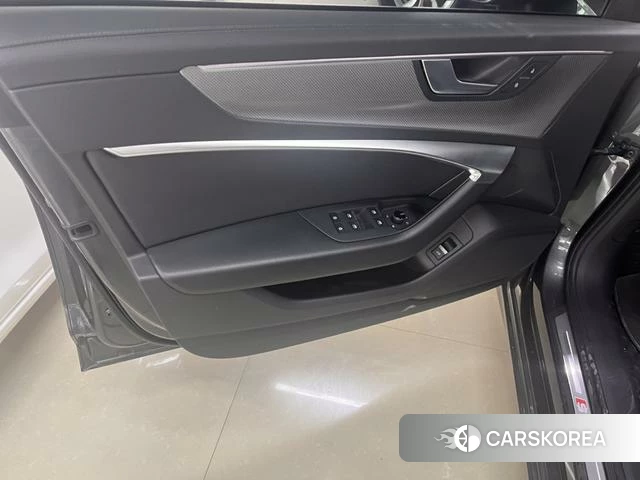 Audi A6L id 4271359 из Китая 14