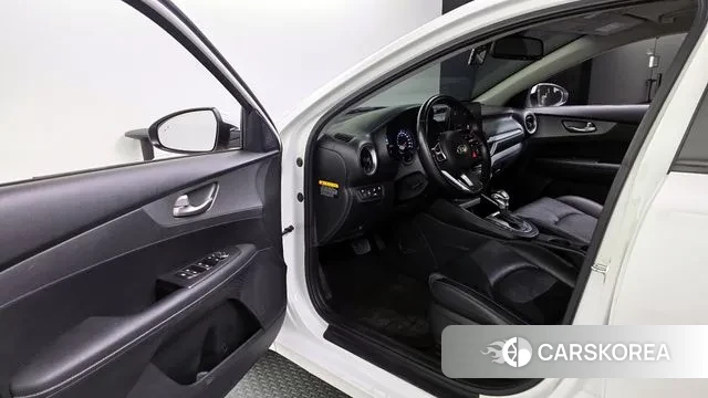 Kia Come New K3 id 3702754 из Кореи 19