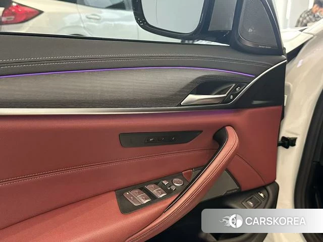 BMW 5 series PHEV id 4221799 из Китая 26