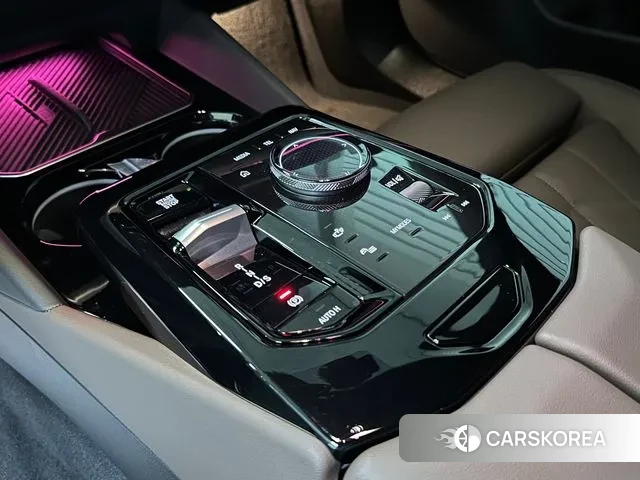 BMW 5 Series (G60) id 2899987 из Кореи 19