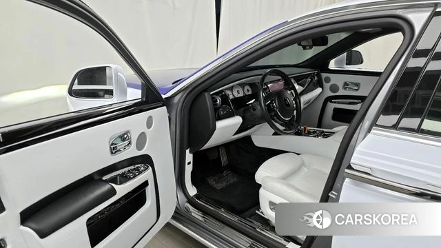 Rolls-Royce Ghost id 3808053 из Кореи 19