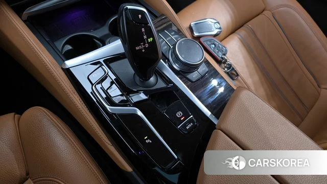 BMW 5 Series (G30) id 3833639 из Кореи 19