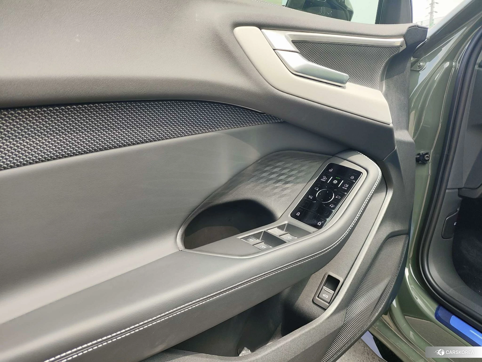 Audi A5L id 4405825 из Китая 17
