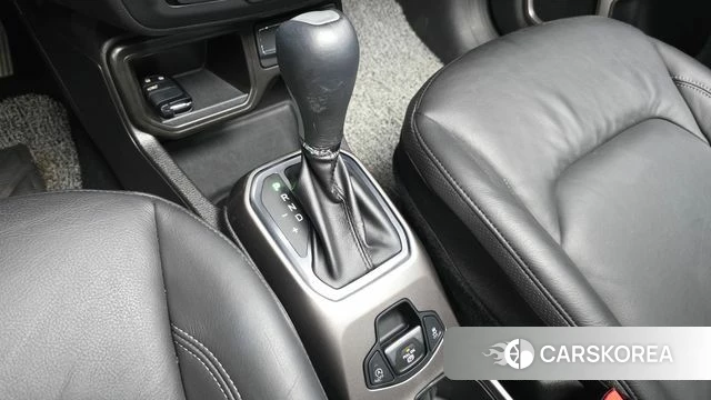 Jeep Renegade id 4636445 из Кореи 19
