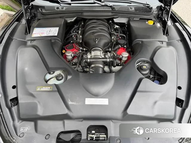 Maserati GranTurismo id 2941388 из Кореи 9