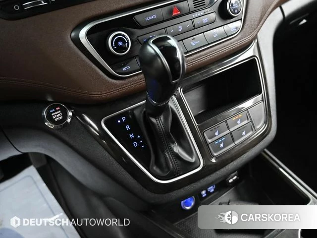 Hyundai The New Grand Starex id 4596350 из Кореи 19