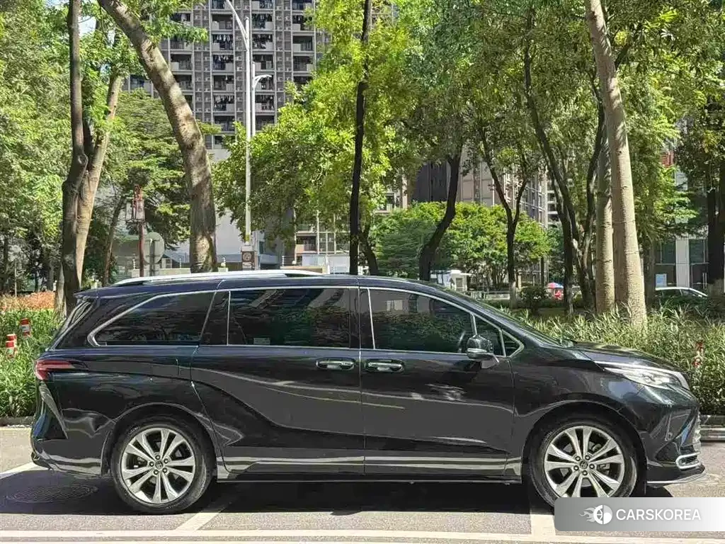 Toyota Sienna id 4577858 из Китая 9