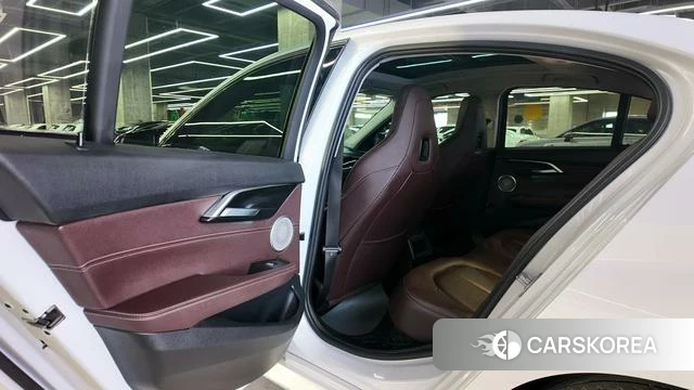 BMW 1 series id 4261142 из Китая 17