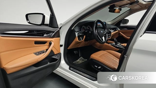 BMW 5 Series (G30) id 3936947 из Кореи 19