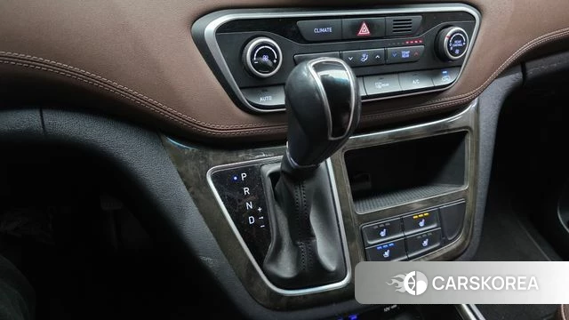 Hyundai The New Grand Starex id 3880209 из Кореи 19