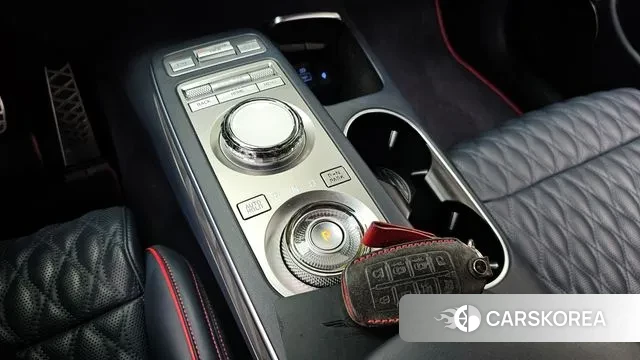 Genesis GV70 id 3181800 из Кореи 19