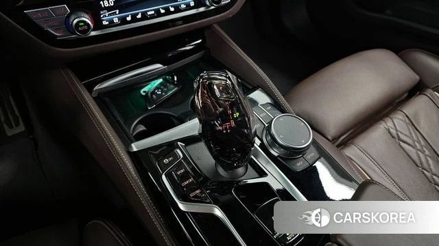 BMW 5 Series (G30) id 3935027 из Кореи 19