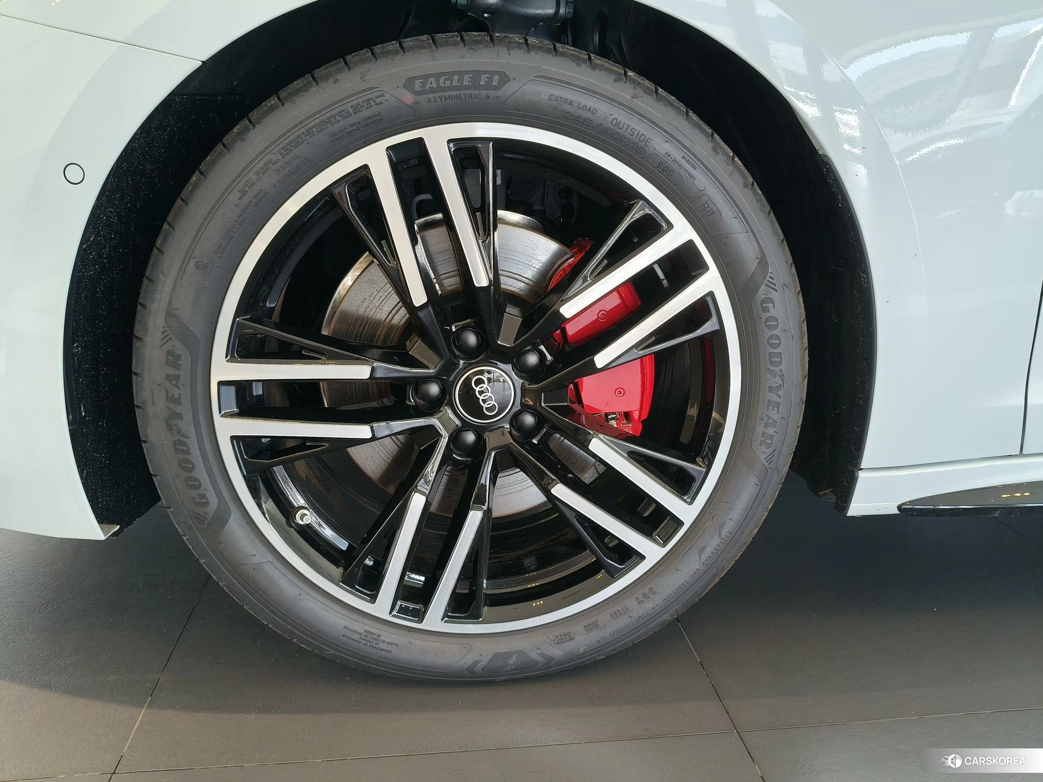 Audi A5L id 4492861 из Китая 16