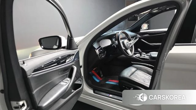 BMW 5 Series (G30) id 4651960 из Кореи 37
