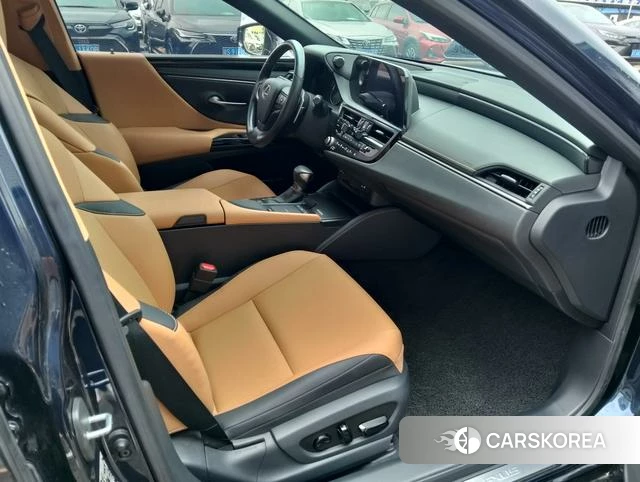 Lexus ES id 4301759 из Китая 15