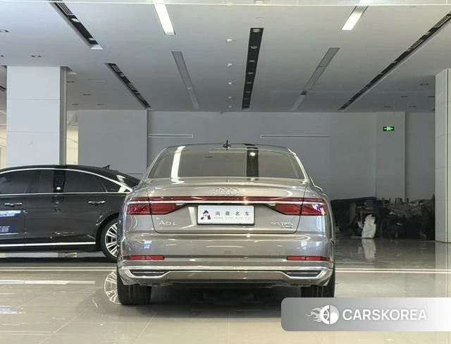 Audi A8 id 4213683 из Китая 16