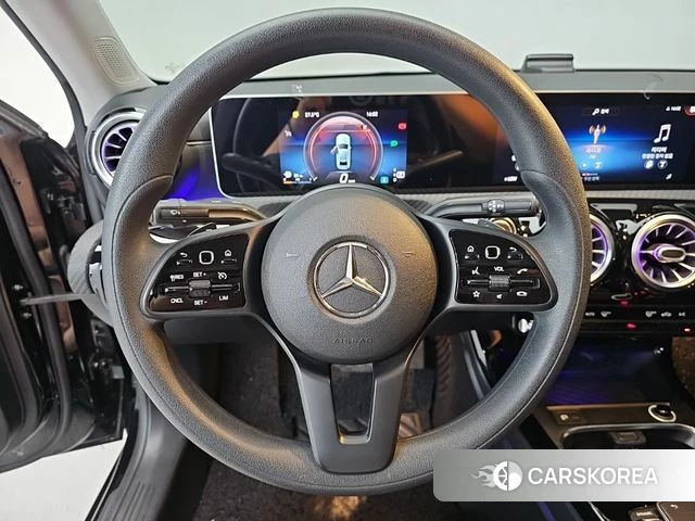 Mercedes-Benz A-Class W177 id 4642391 из Кореи 17