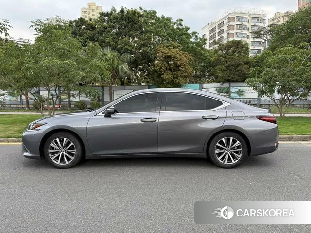 Lexus ES id 4298256 из Китая 16