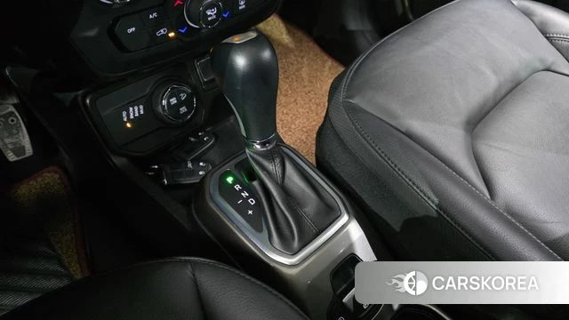 Jeep Renegade id 3916944 из Кореи 19