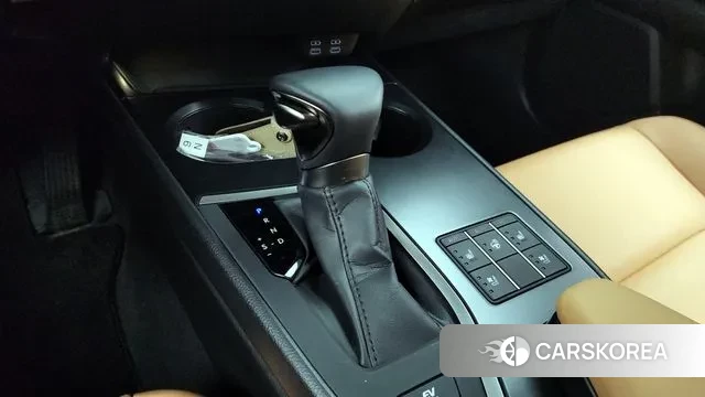 Lexus UX250h id 3366067 из Кореи 19