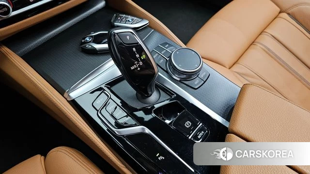 BMW 5 Series (G30) id 3871273 из Кореи 19