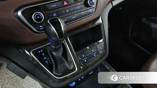 Hyundai The New Grand Starex id 4446515 из Кореи 31