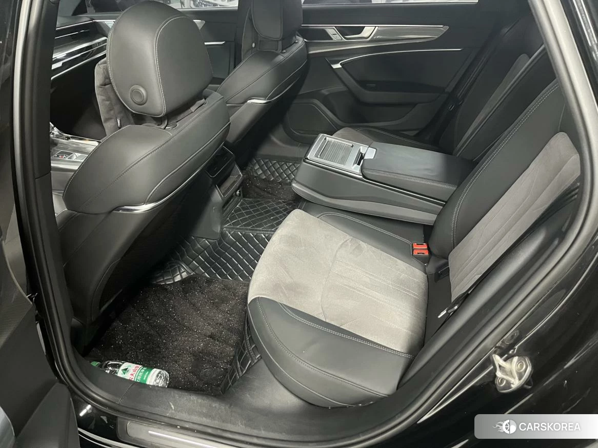 Audi A6L id 4452775 из Китая 9