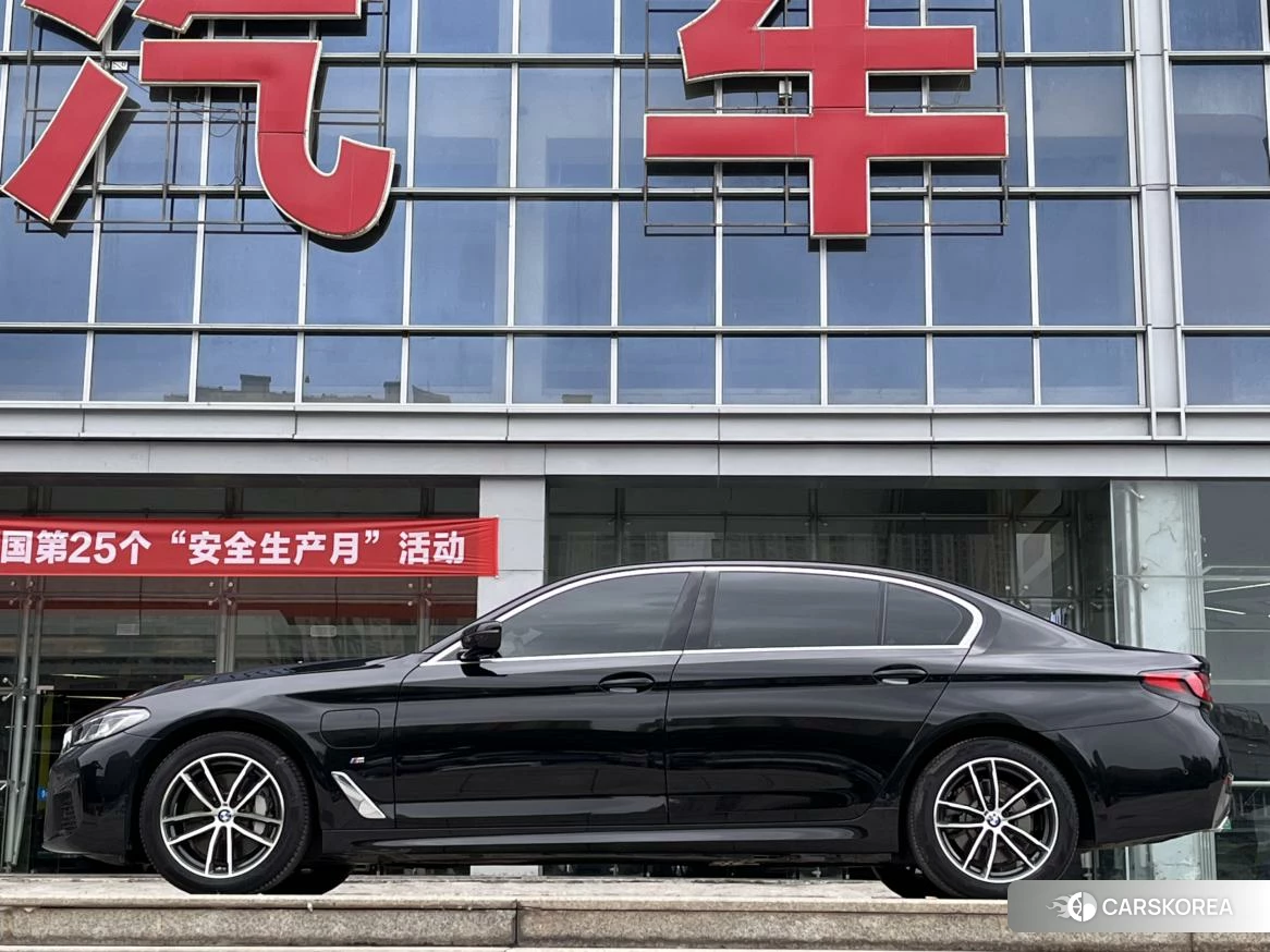 BMW 5 series PHEV id 4454143 из Китая 19