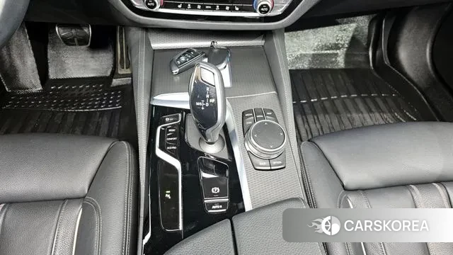 BMW 5 Series (G30) id 3420838 из Кореи 19