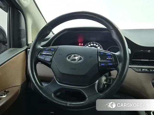 Hyundai The New Grand Starex id 3737344 из Кореи 19