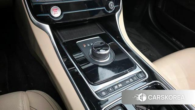 Jaguar XE id 3801560 из Кореи 19