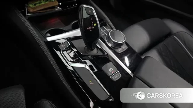 BMW 5 Series (G30) id 3407681 из Кореи 19